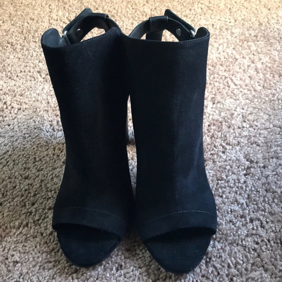 Vince Addison Black Cutout Booties - Picture 3 of 8